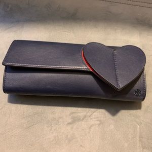 TORY BURCH navy red HEART ❤️CLUTCH NWT✨